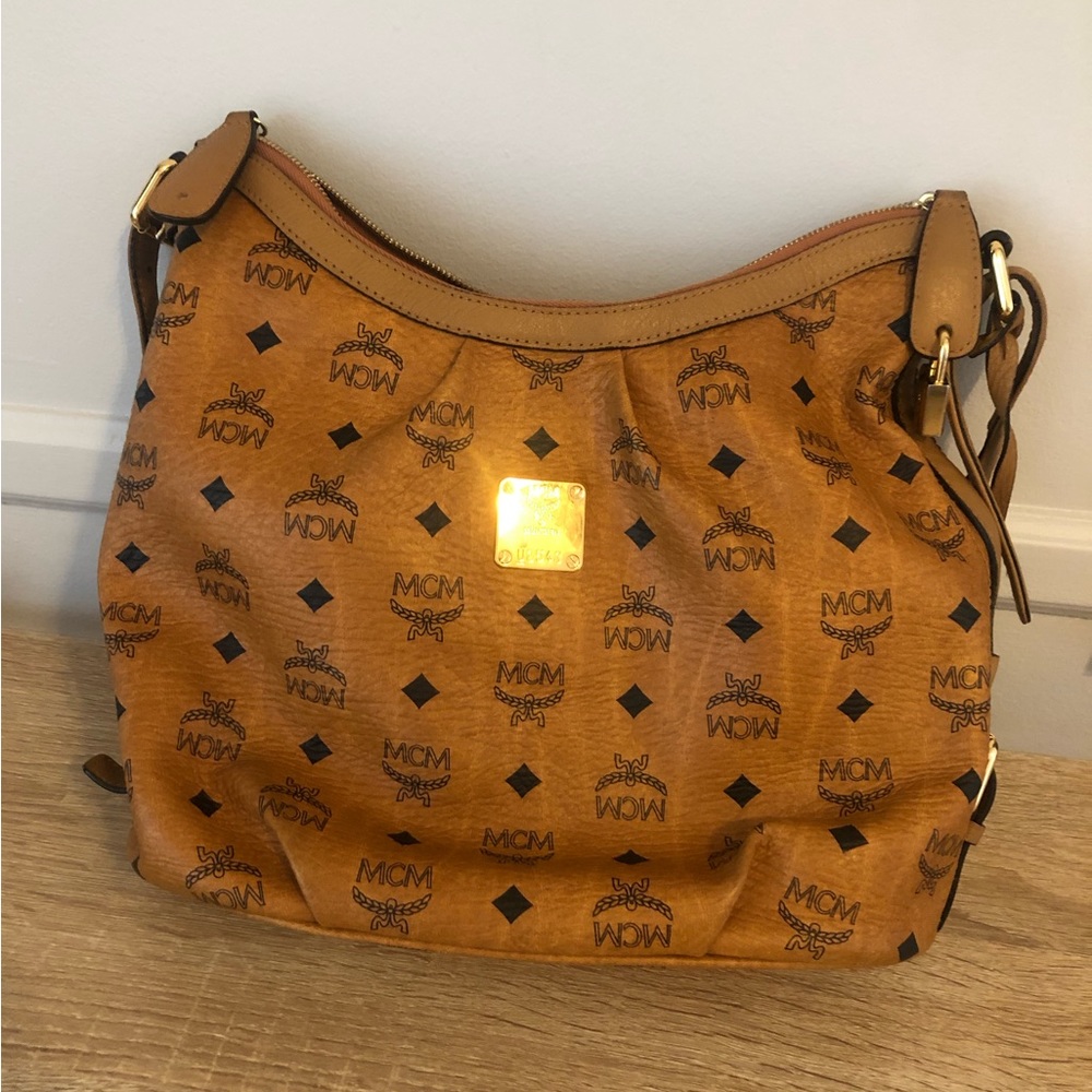 MCM visetos hobo bag